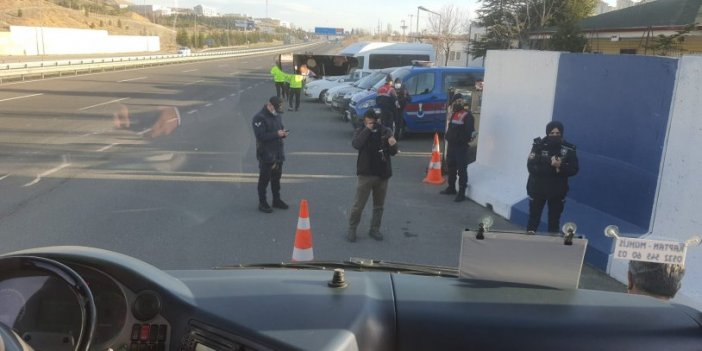 Ankara'ya giden üniversitelilerin araçları şehrin girişinde durduruldu!