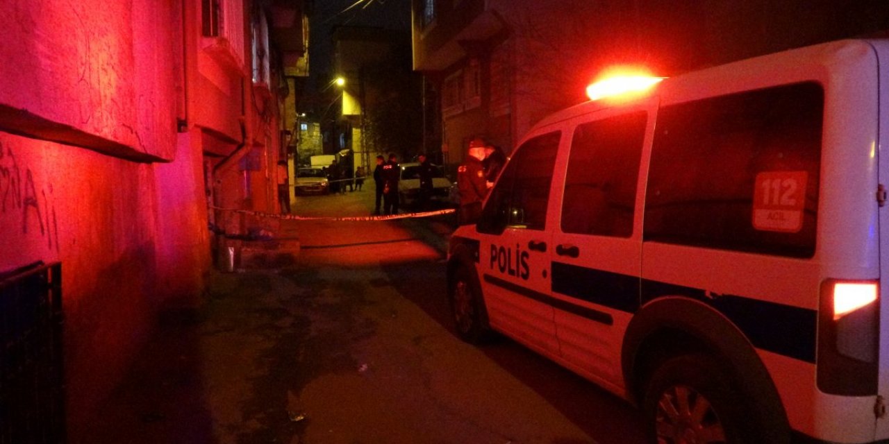 Gaziantep'te bir kişi, arkadaşının ailesine kurşun yağdırdı