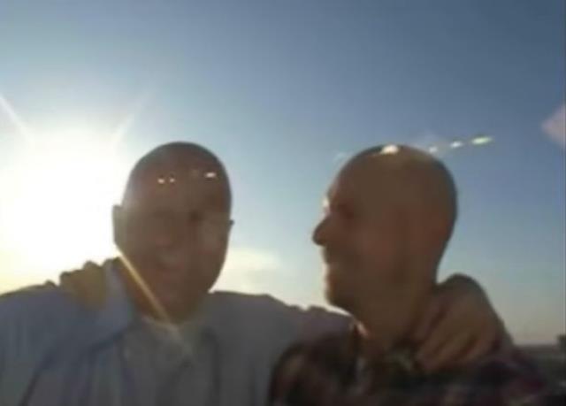 Dünya bu görüntüleri hayretler içerisinde izledi! "2046 yılına gittim" diyerek çektiği fotoğrafı gösterdi