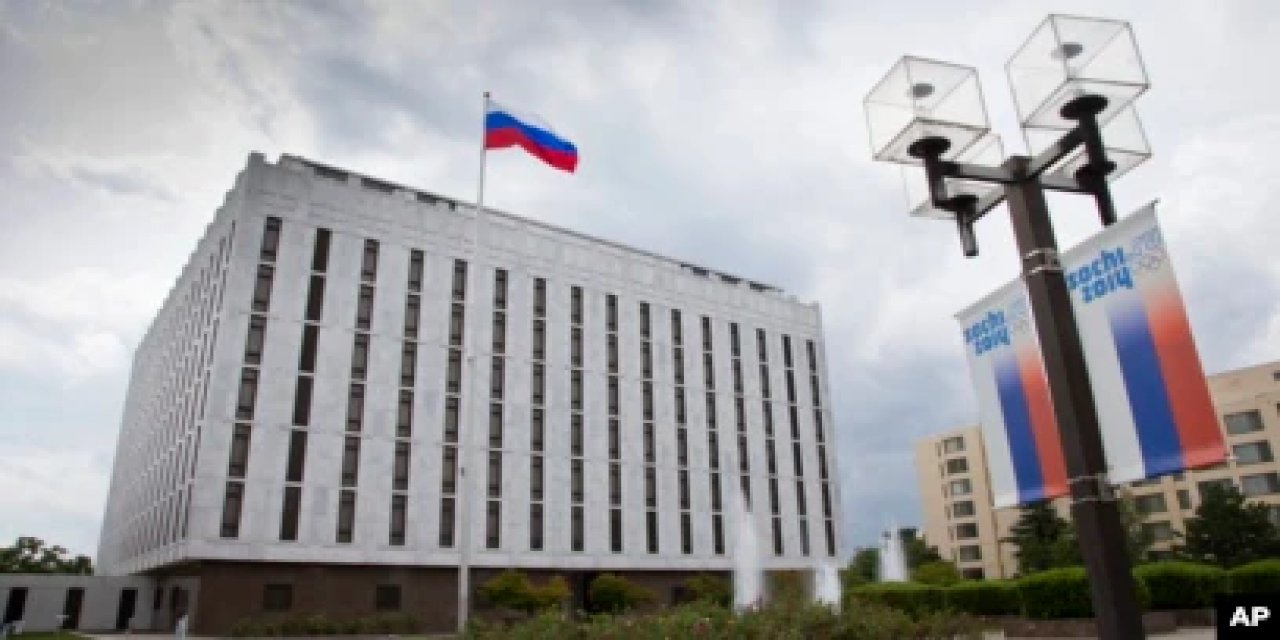 Rusya'nın Washington Büyükelçiliği'nde bulunan şüpheli paket tedirgin anlar yaşattı!