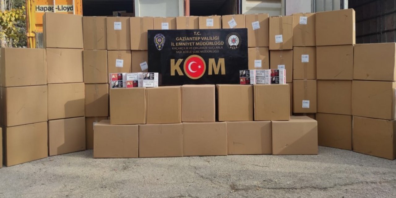 Gaziantep’te kargoyla gönderilmek üzere, kaçak makaronlar ele geçirildi