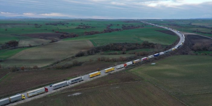Bulgaristan'a Açılan Hamzabeyli Sınır Kapısı'nda 22 Kilometre Tır Kuyruğu Oluştu