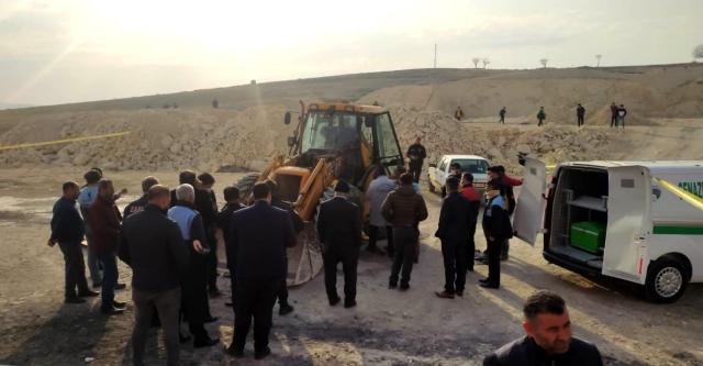 Kepçe operatörünün feci ölümü! Yardımına koşanlar telefona sarıldı