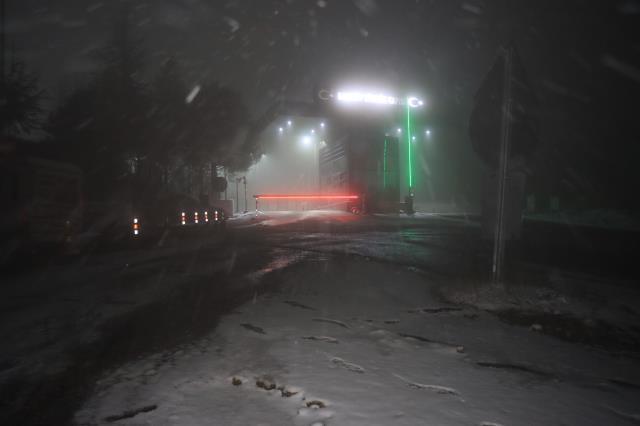 Meteoroloji'nin uyarılarının ardından İstanbul'da kar yağışı başladı