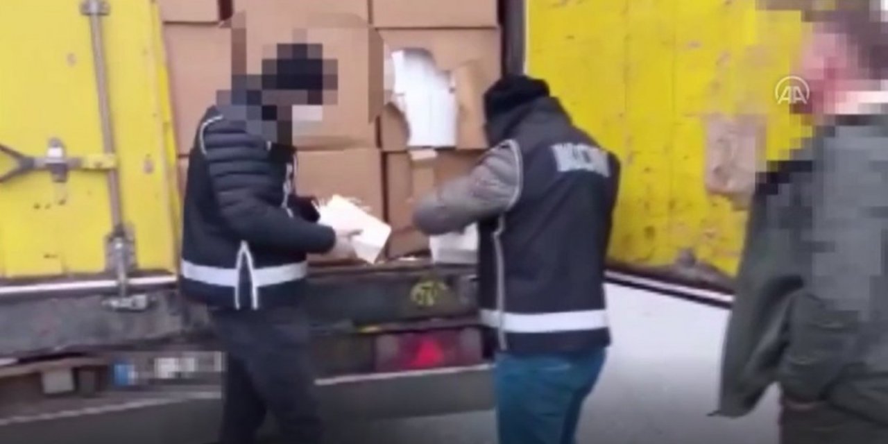 Kocaeli'de tırda gümrük kaçağı 14.3 milyon makaron ele geçirildi