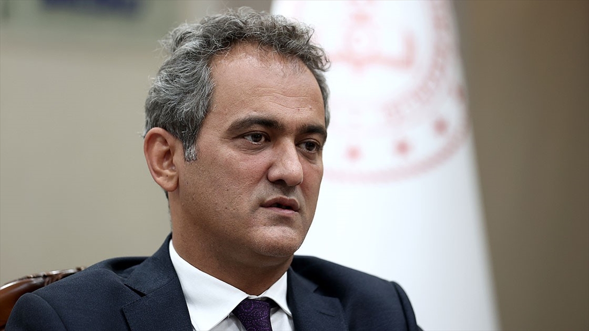 Öğretmen ve öğrenciler Kovid-19'dan perişan düşerken, Bakanlık Yüz Yüze Eğitimde Kararlı!