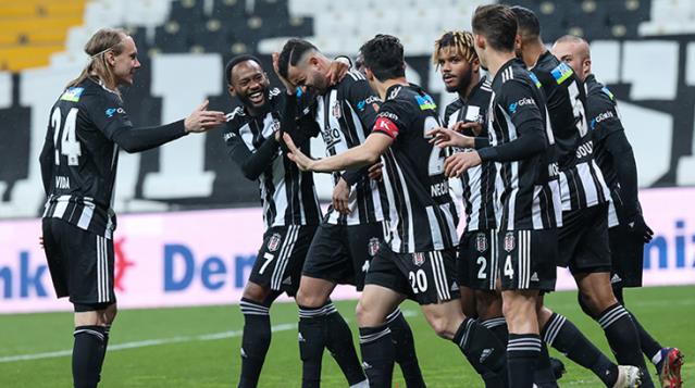 Beşiktaş'ta derbi kadrosu belli oldu! Fenerbahçe maçında 4 yıldız forma giyemiyor