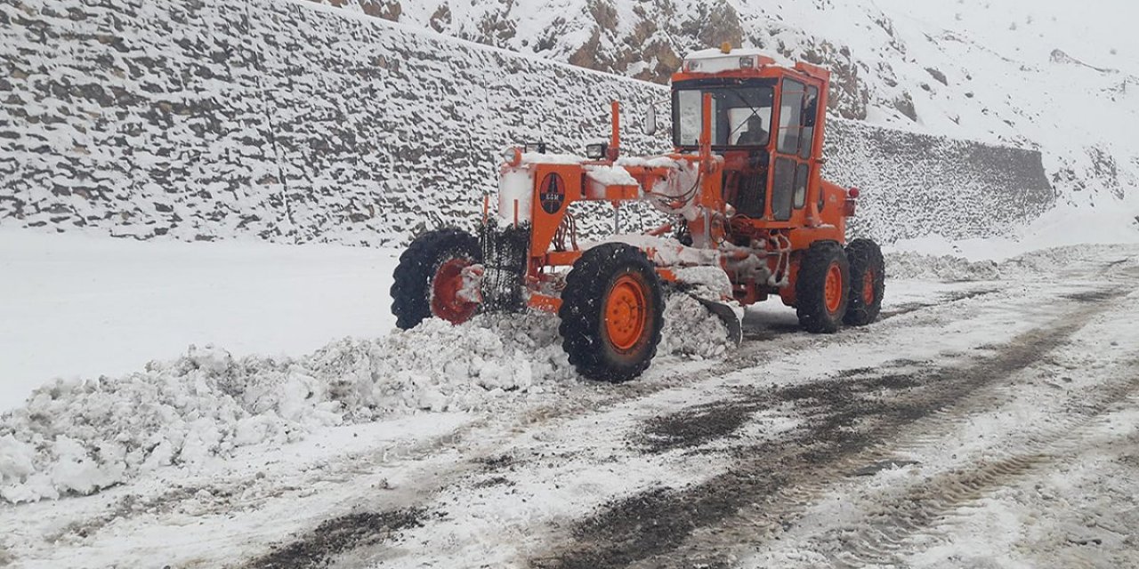 10 ilde 453 yerleşim birimine ulaşım kapandı