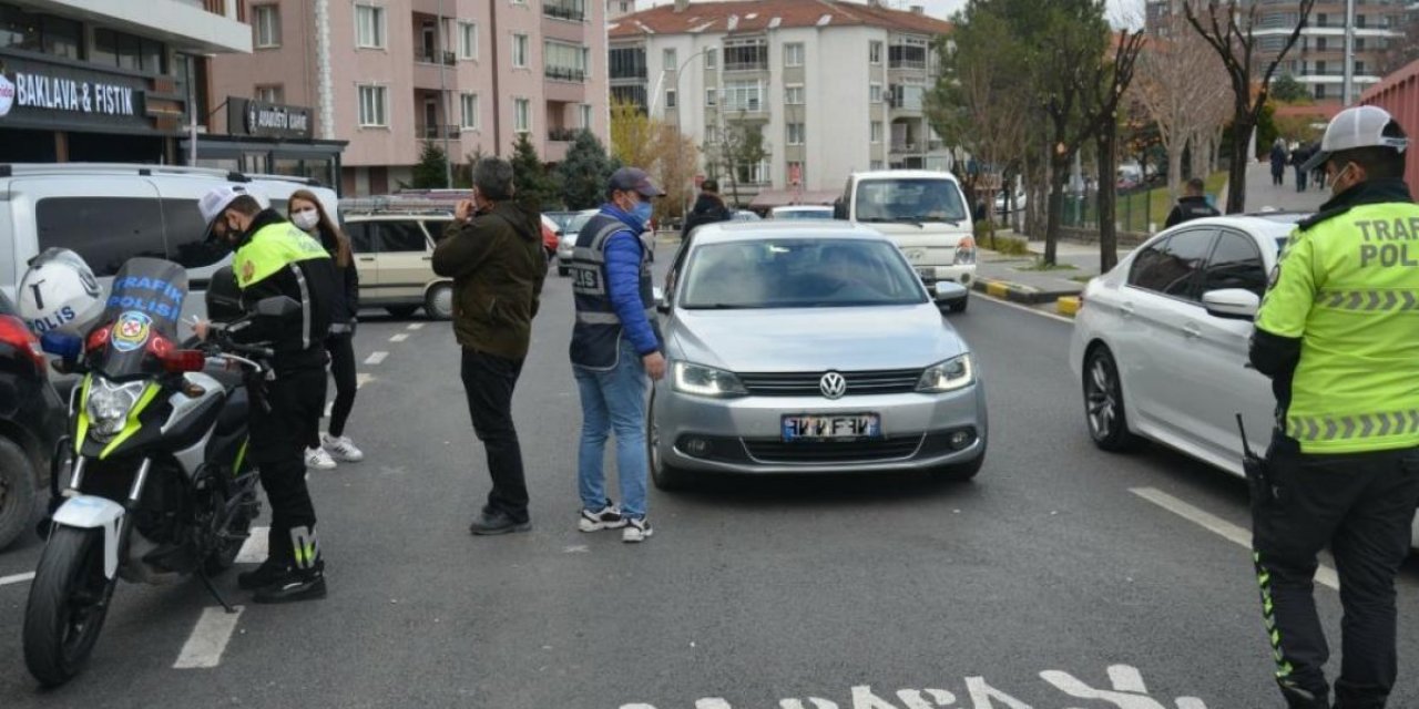 Uşak'ta bin 183 araç sürücüsüne para cezası kesildi