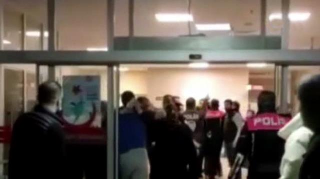 Hastanede dehşet anları! Saldırgan silahını çıkarttı, kimseye aldırış etmeden kadını vurdu