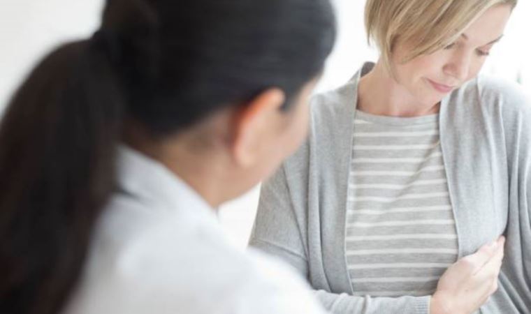 Göğüs ağrısının 8 nedeni: Ne zaman doktora görünmeli?