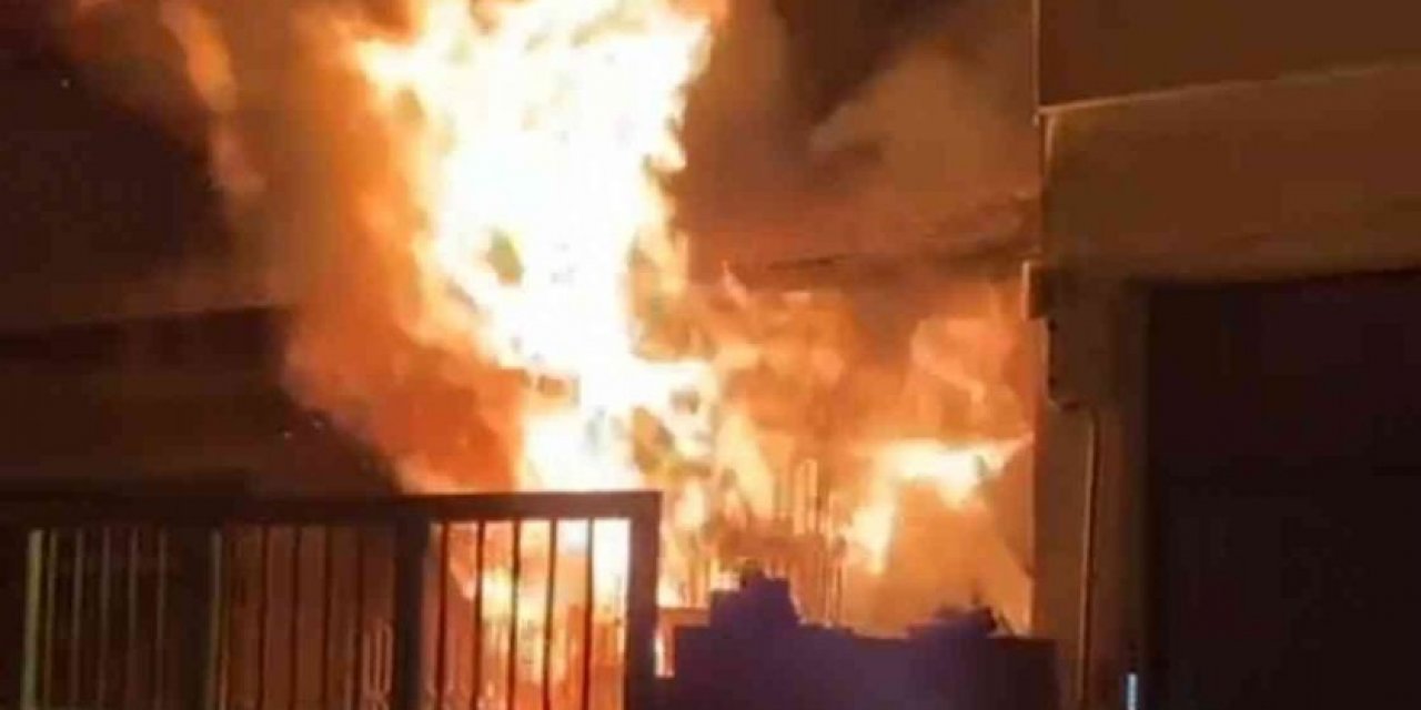 Bursa'da 600 yıllık türbenin bitişiğindeki evde yangın çıktı