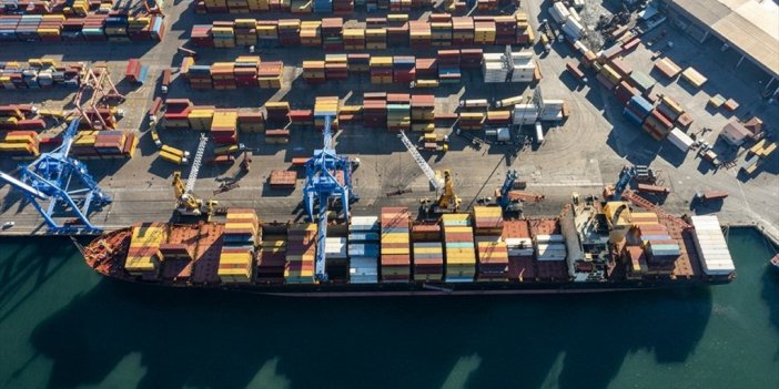 İzmir Limanı'nda Yılın 11 Ayında Yaklaşık 8,5 Milyon Ton Yük Elleçleme Yapıldı