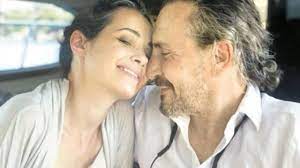 Eşinin ani ölümüyle yıkılan Özgü Namal,10 yıllık kirasını ödediği evden çıktı!