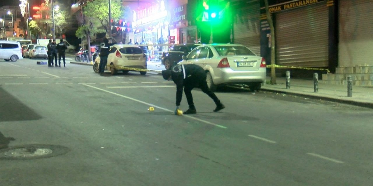 Küçükçekmece'de iki grup arasında çatışma