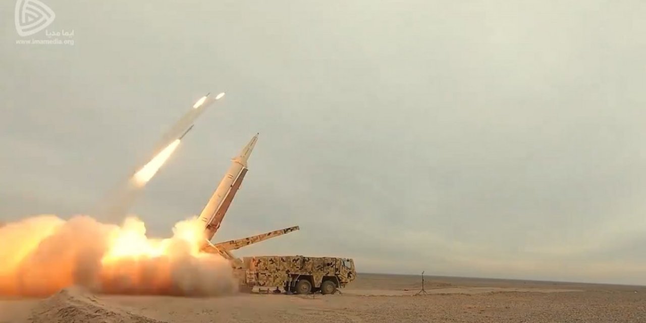 İran Devrim Muhafızları, tatbikatta İsrail nükleer tesisinin temsili maketini vurdu