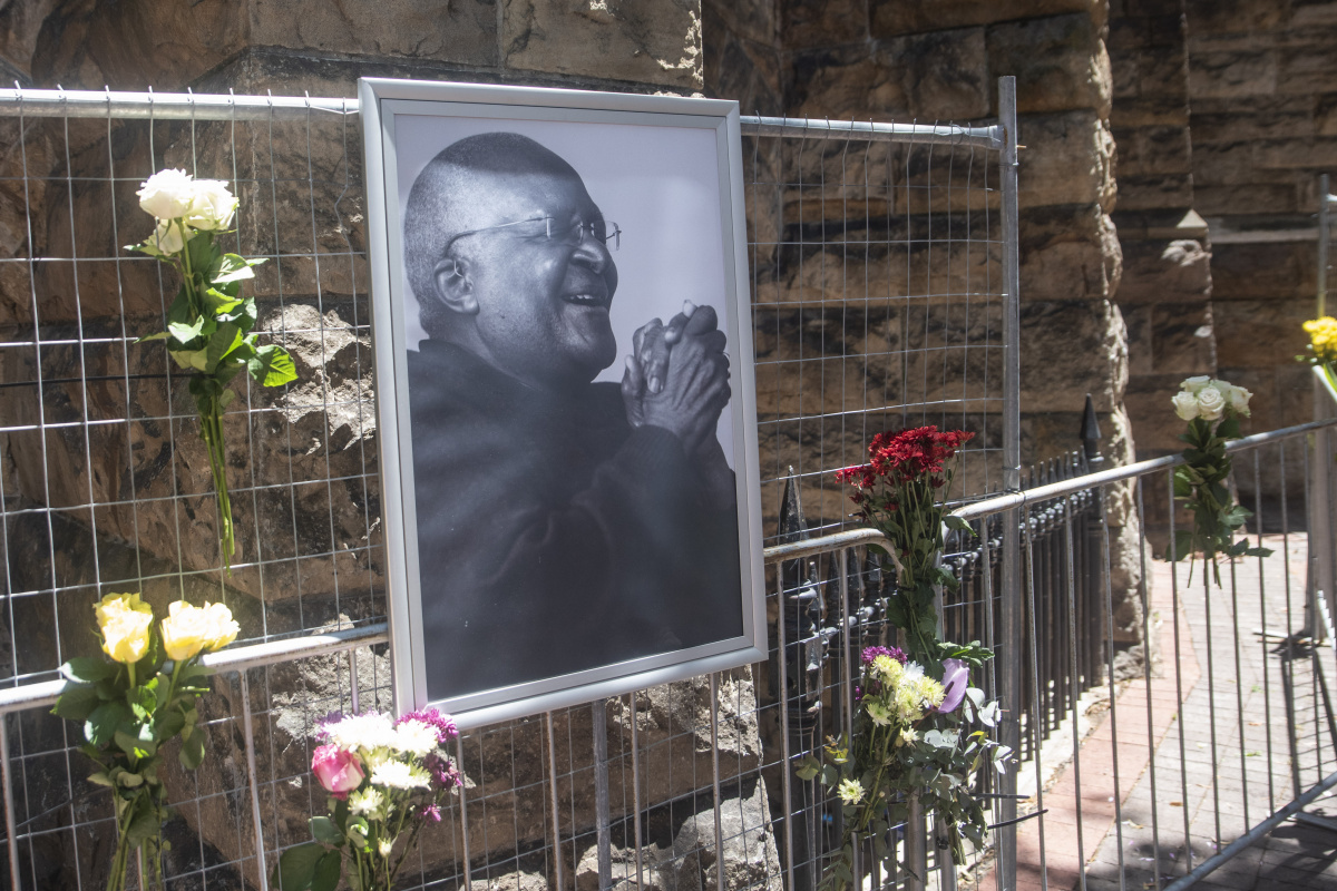 Güney Afrika'da ayrımcılık karşıtı Başpiskopos Tutu için 1 haftalık yas ilan edildi