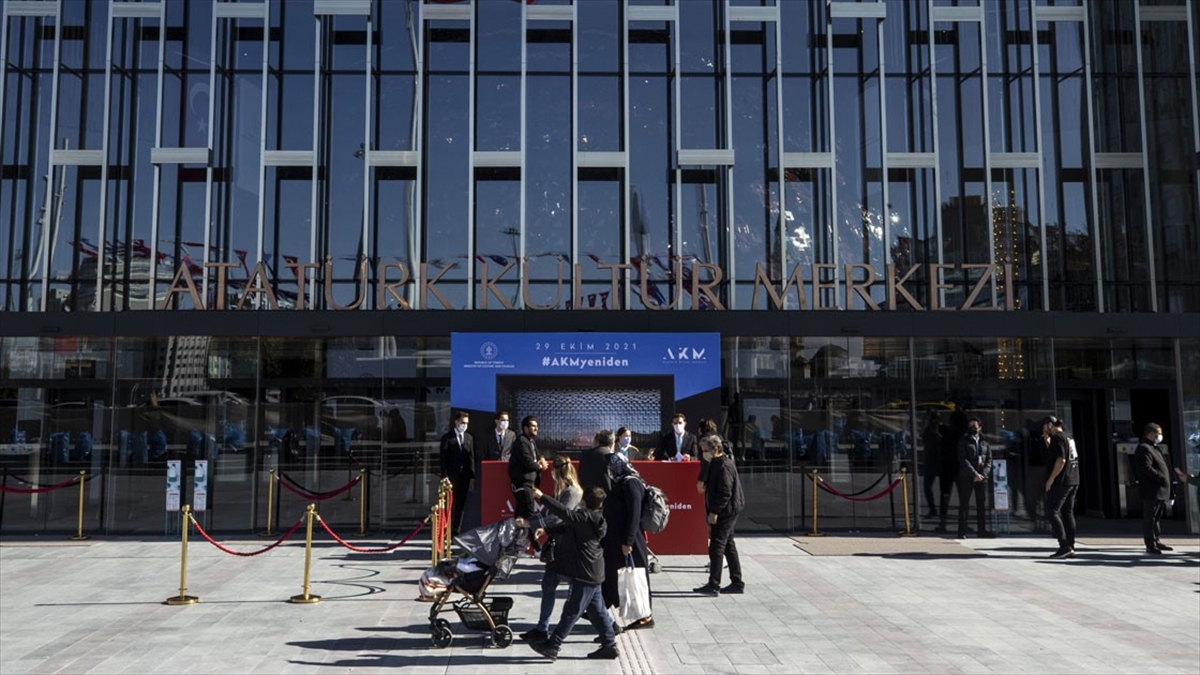 Atatürk Kültür Merkezi İki Ayda 115 Bini Aşkın Sanatseveri Ağırladı