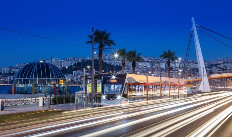 İzmir'de yılbaşı gecesi kesintisiz toplu ulaşım