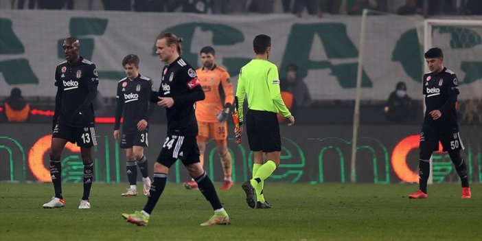 Beşiktaş Şampiyonluk Yaşadığı 2021 Yılını Sıkıntılı Tamamladı