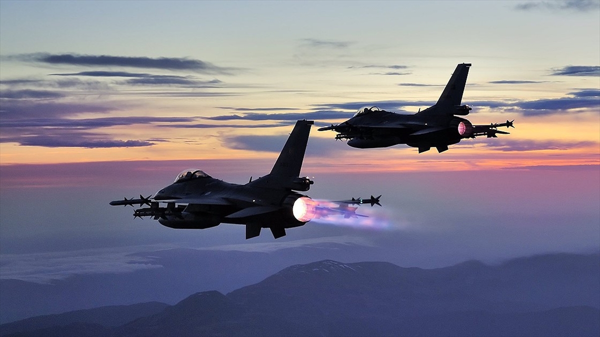 Kandil'de 4 Pkk'lı Terörist Hava Harekatıyla Etkisiz Hale Getirildi