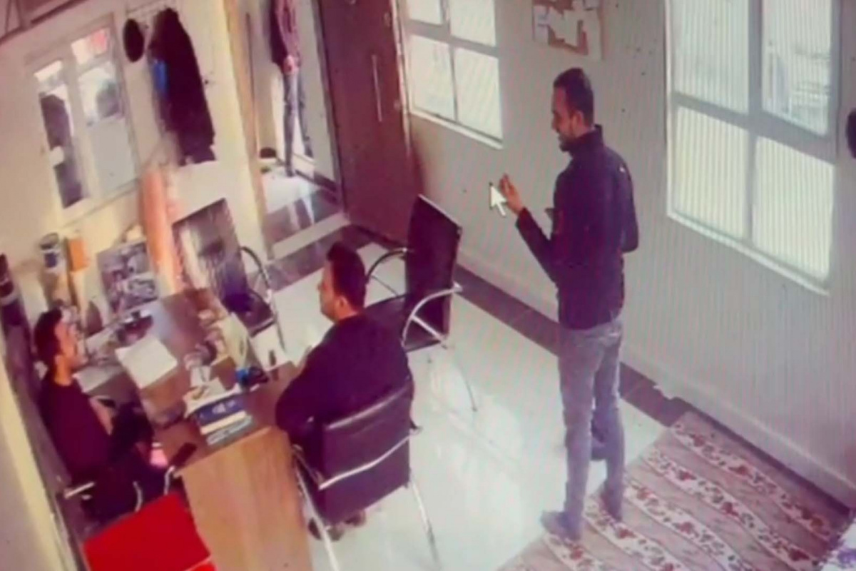 Esnafın yorgun mermi ile ölümden döndüğü anlar kamerada