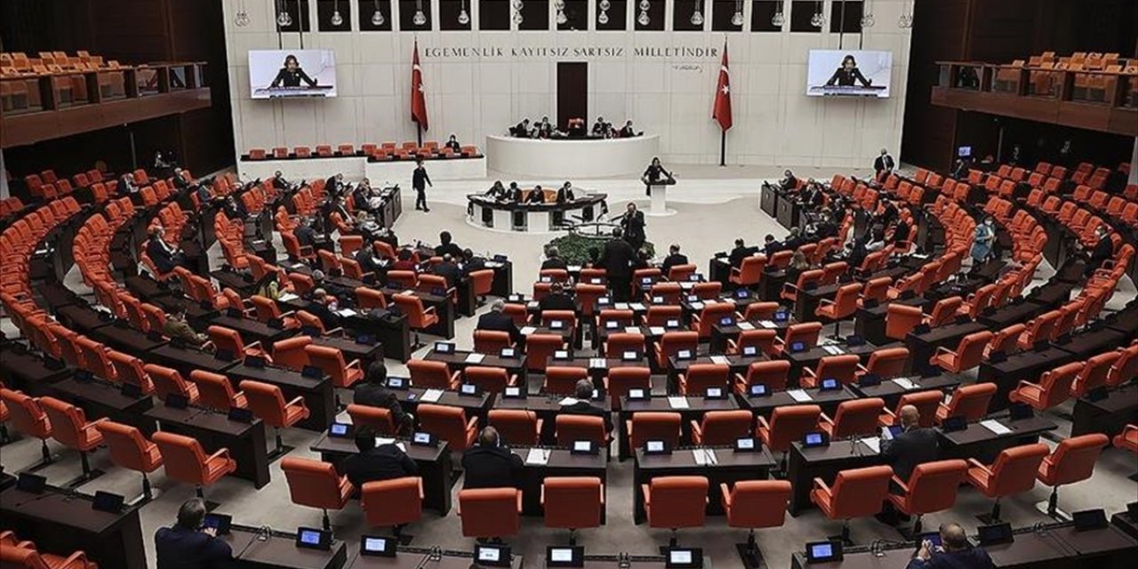 Memur Ve Emekliye Ek Zammı Da İçeren Kanun Teklifi Tbmm'de