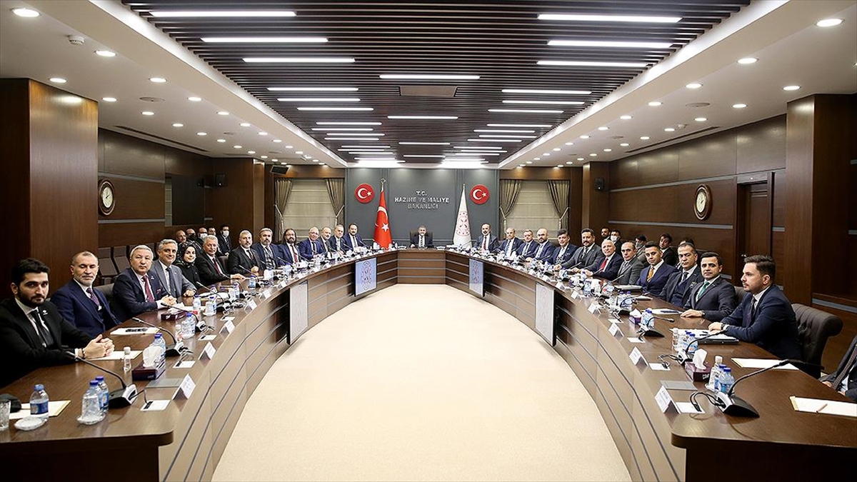 Hazine Ve Maliye Bakanı Nebati İş Dünyasının Temsilcilerini Kabule Başladı