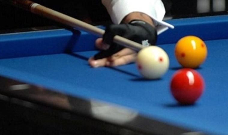 Bilardo salonuna baskın: Haraç istediler, istekayla müşterileri darbettiler