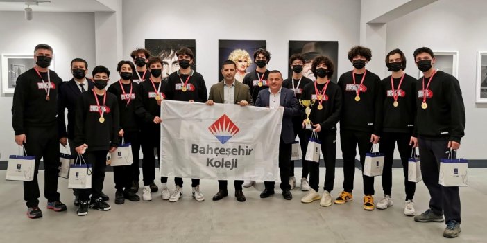 GELECEĞİN DEV ADAMLARI BAŞKAN GÜNEL’İ ZİYARET ETTİ