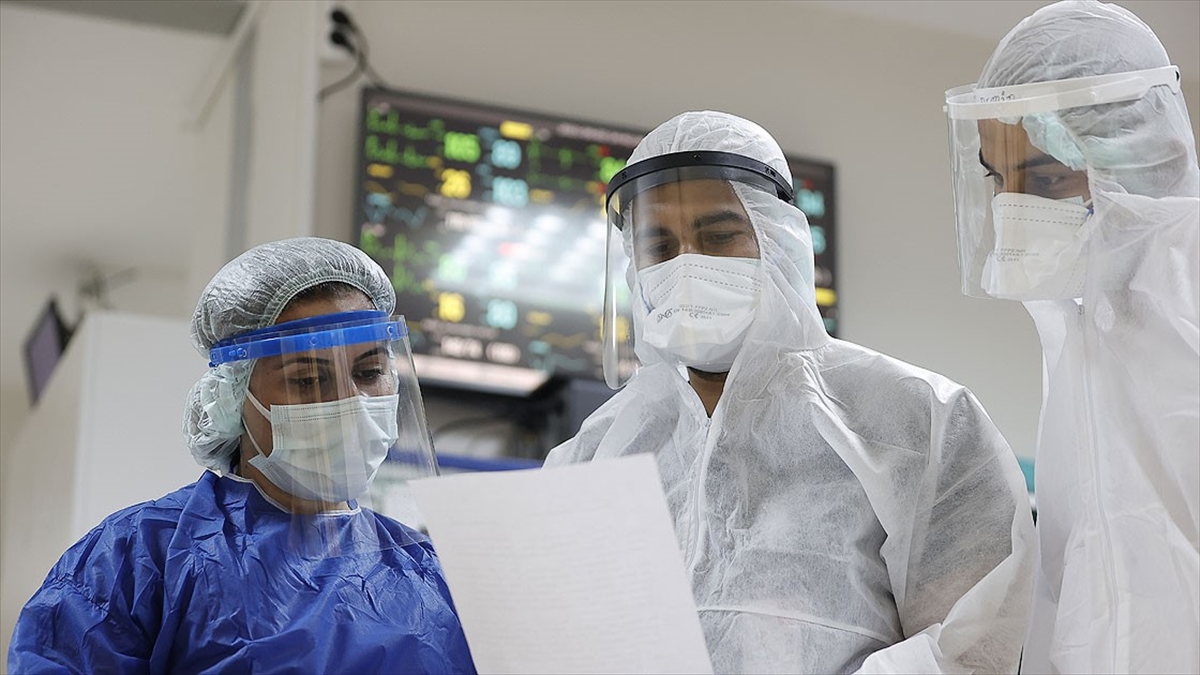 Türkiye'de 66 Bin 237 Kişinin Kovid-19 Testi Pozitif Çıktı, 141 Kişi Yaşamını Yitirdi