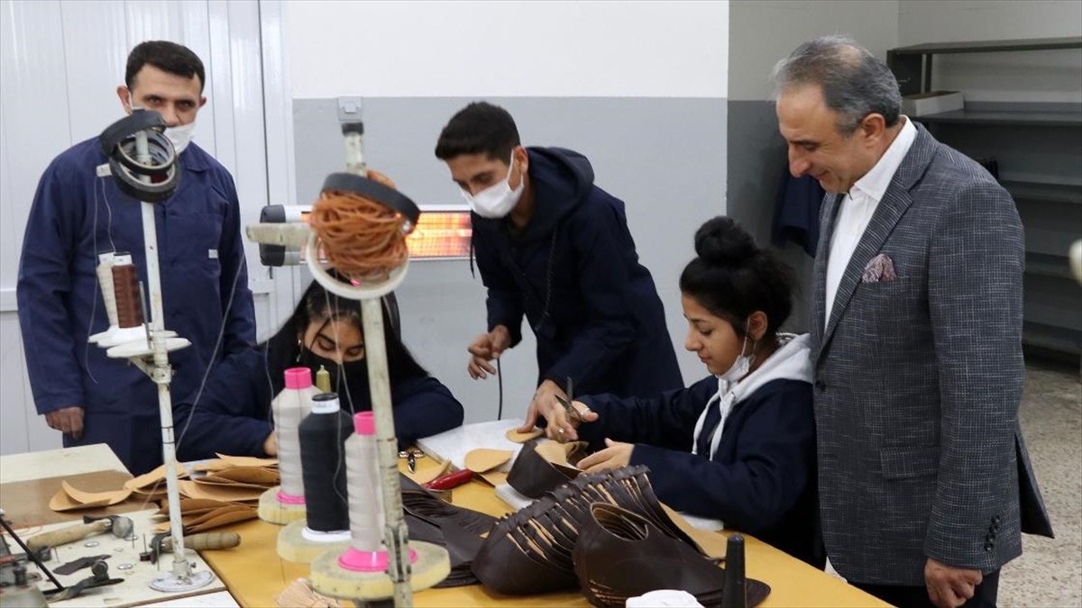 Manisa'da Geleceğin 'sayacıları' Yetiştiriliyor