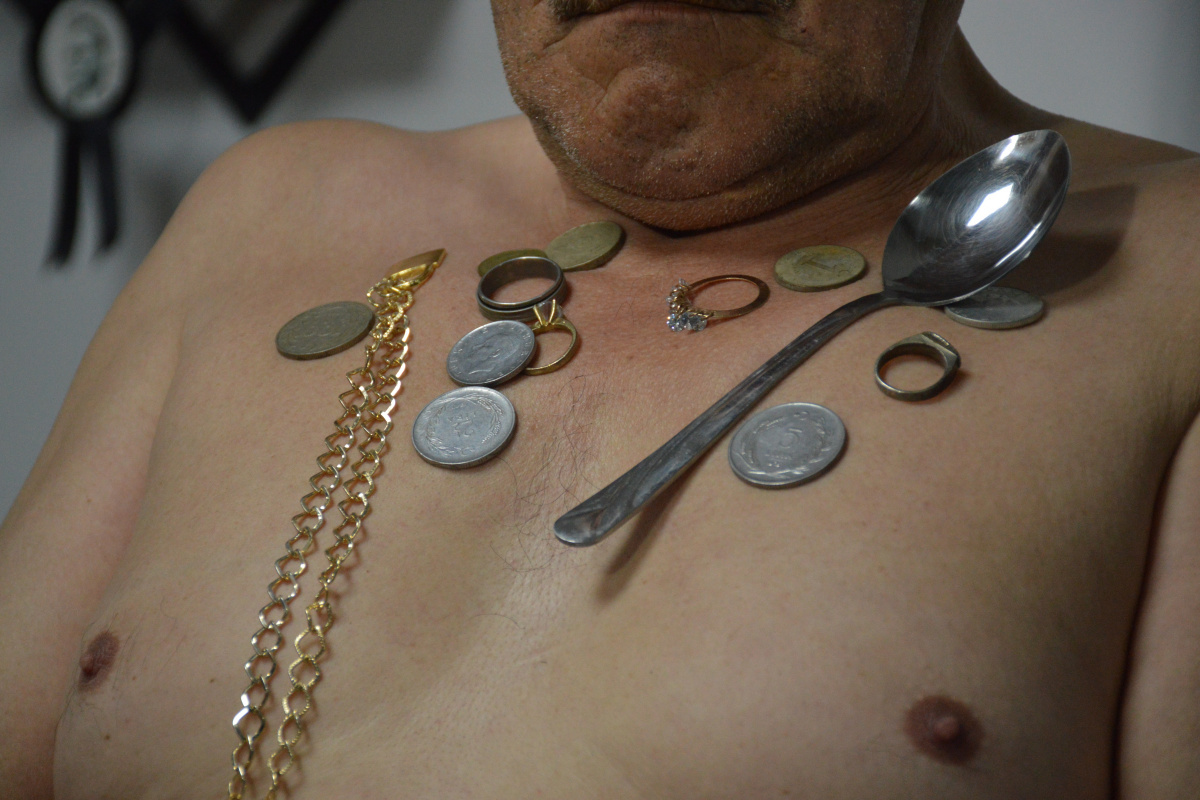 ‘Mıknatıs adam'ı gören bir daha dönüp bakıyor