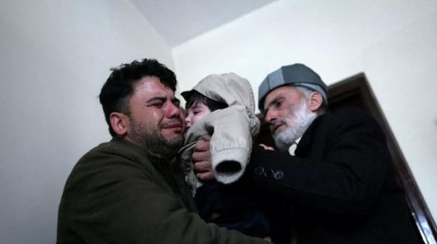 Afganistan'ı terk ederken bebeklerini kaybetmişlerdi! Aylar sonra buldular