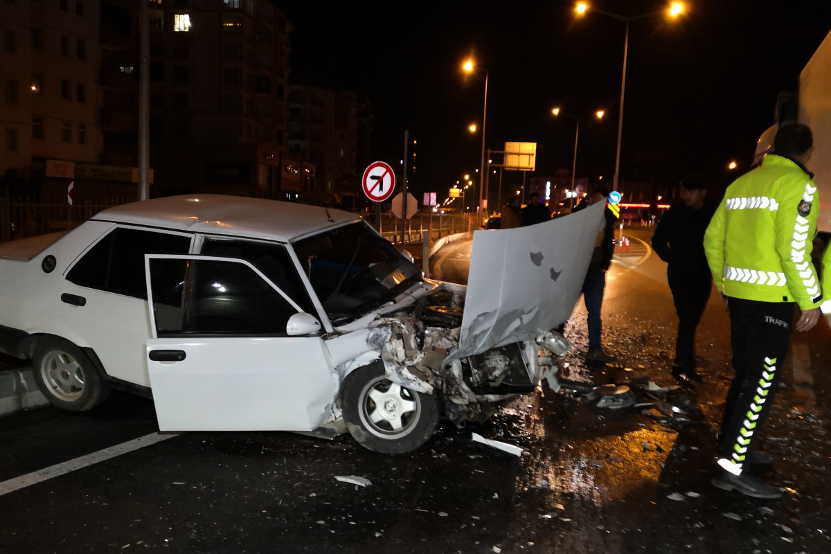 Araçla polisten kaçarken kaza yapan alkollü sürücü yaralı olarak yakalandı