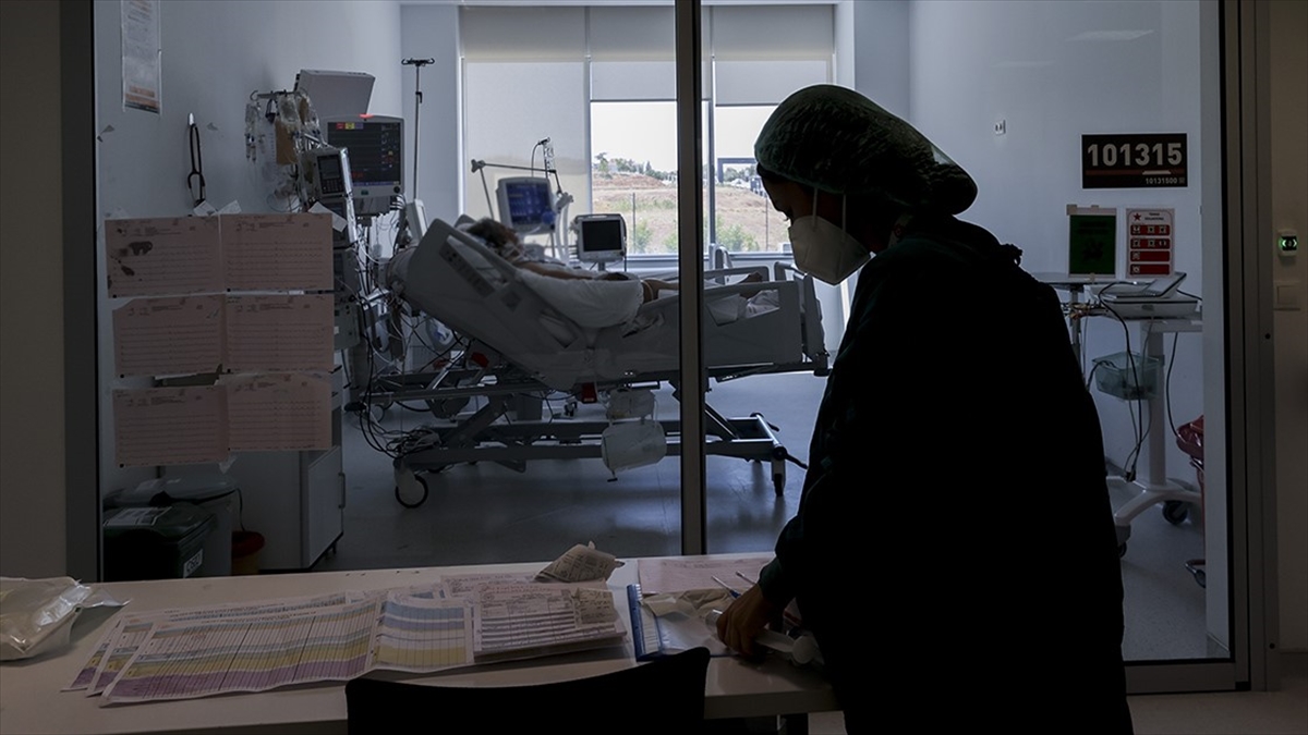 Kovid-19 Vaka Yoğunluğu 57 İlde Arttı