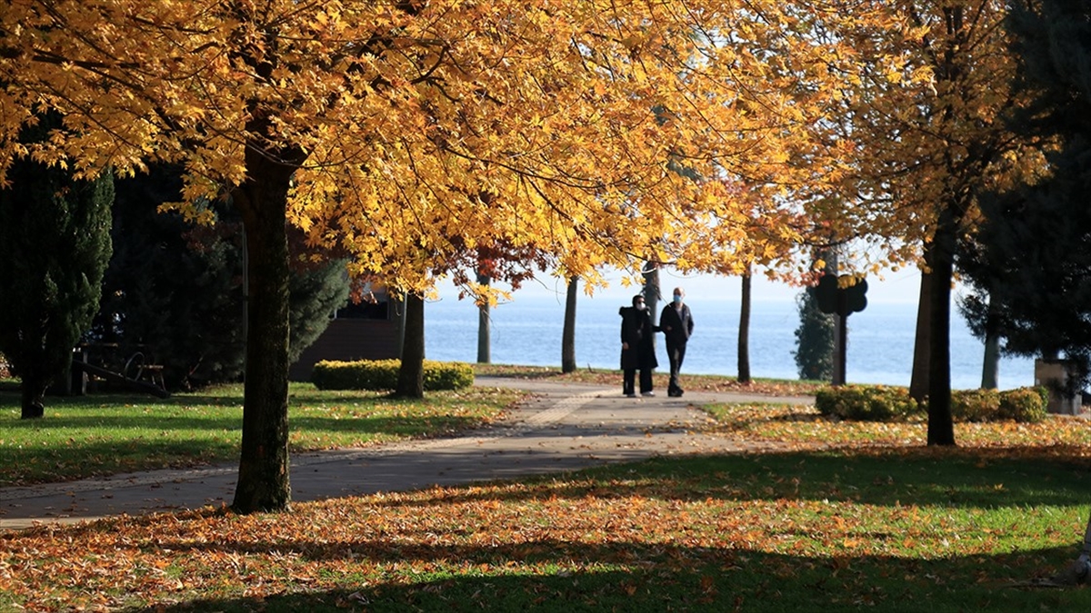 Türkiye Son Yılların En Sıcak Aralık Ayını Yaşadı: Termometreler 27 Dereceyi Gördü