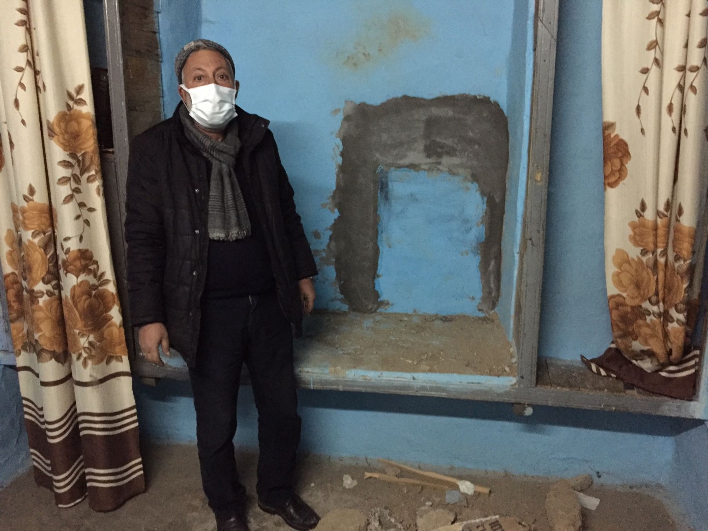 Duvarı delerek girdiler! 'Bütün altınları çalmışlar'