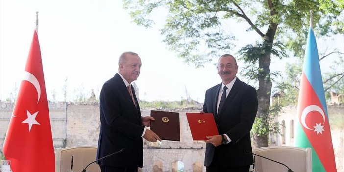 Türkiye-Azerbaycan Diplomatik İlişkilerin Tesis Edilmesinin Üzerinden 30 Yıl Geçti