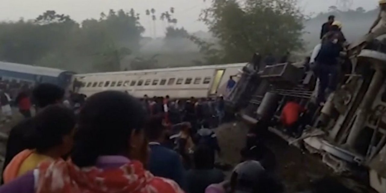 Hindistan'da 12 vagonluk tren raydan çıktı: 9 ölü
