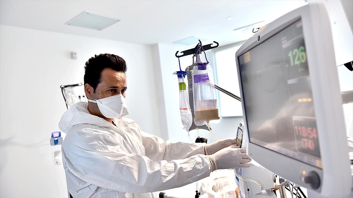 Türkiye'de 63 Bin 967 Kişinin Kovid-19 Testi Pozitif Çıktı, 177 Kişi Yaşamını Yitirdi