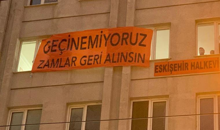 "Geçinemiyoruz" pankartını önce yasakladılar sonra para cezası kestiler