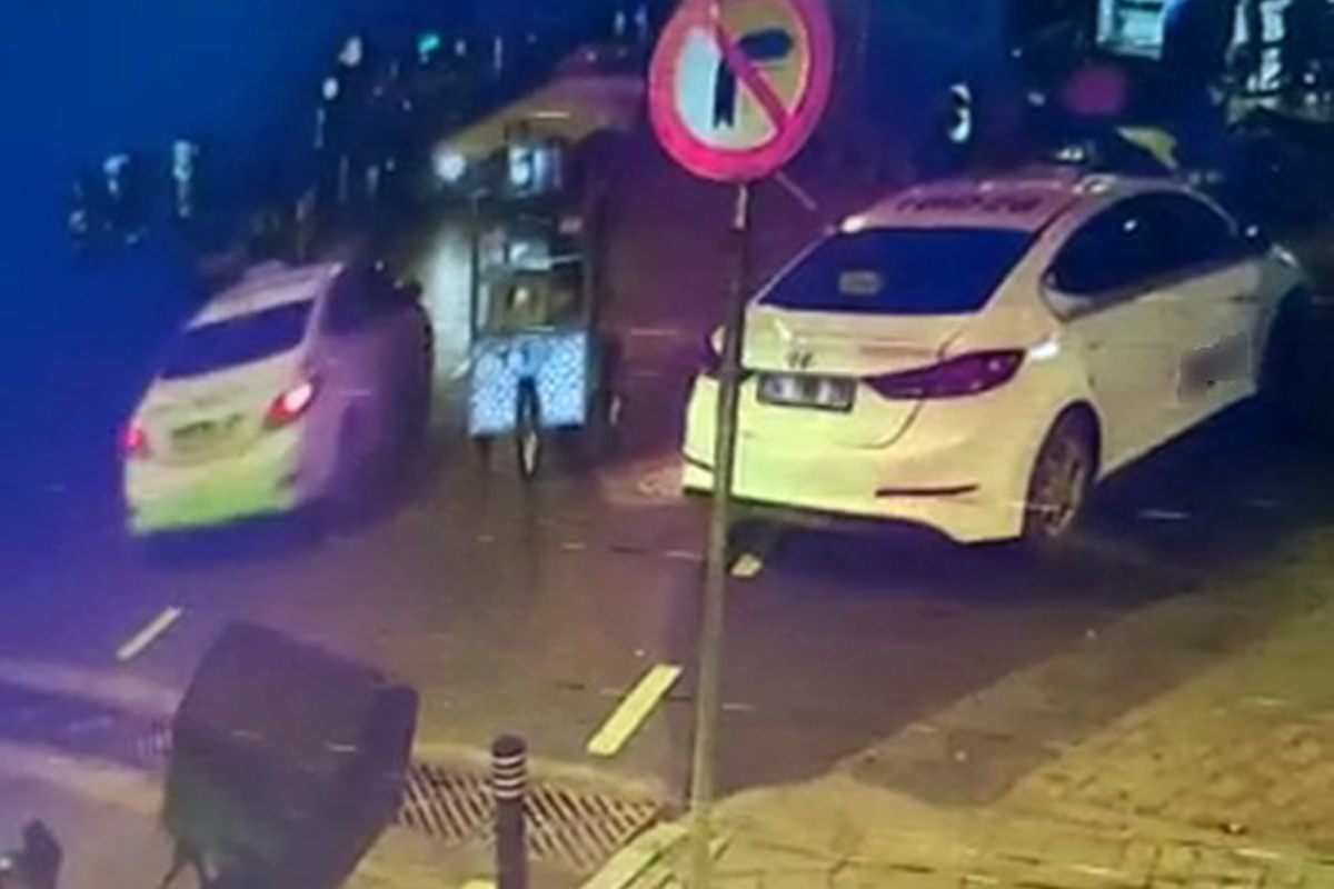 Kafasına siyah poşet taktı, simitçinin ekmek teknesini çaldı