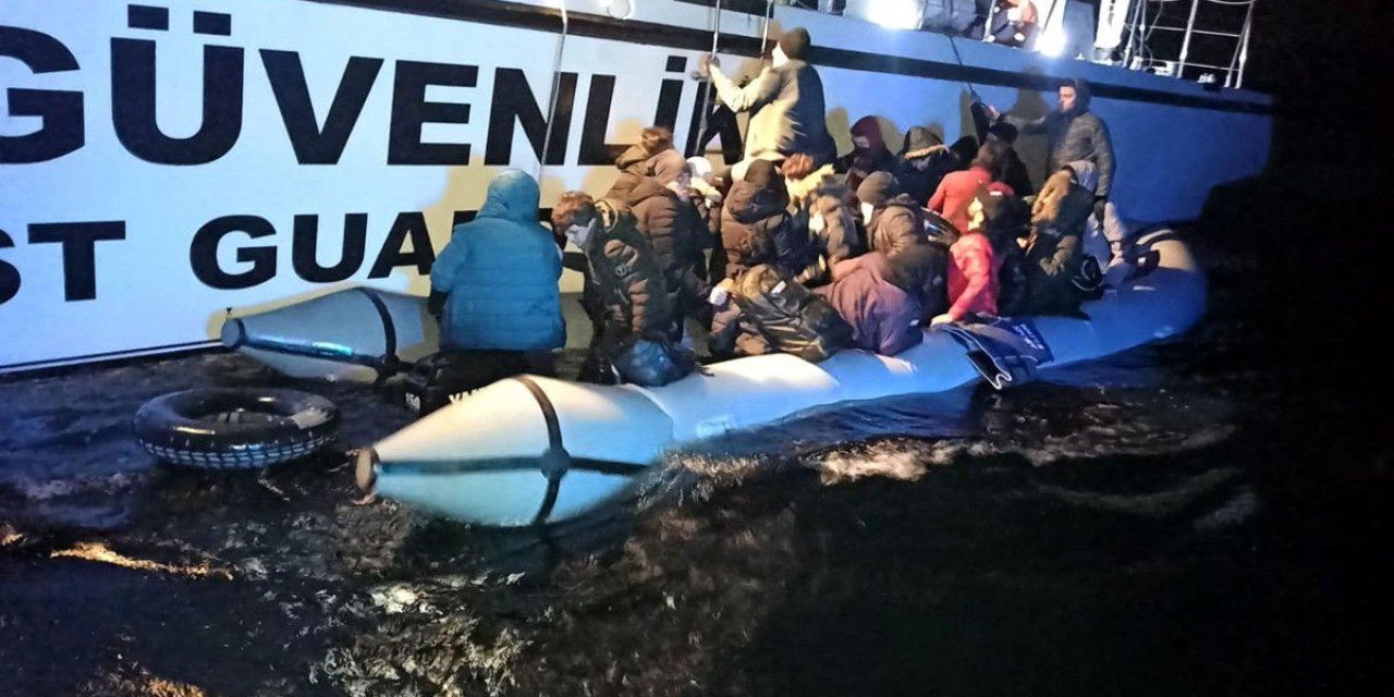 Marmaris'te Yunanistan'ın püskürttüğü 25 kaçak göçmen kurtarıldı