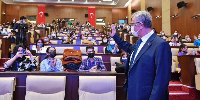 Ankara Büyükşehir, Çocukları Geleceğe Hazırlıyor: Ücretsiz İngilizce Eğitimi Başlıyor