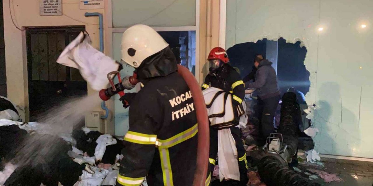 Kocaeli'de kumaş deposunda yangın çıktı