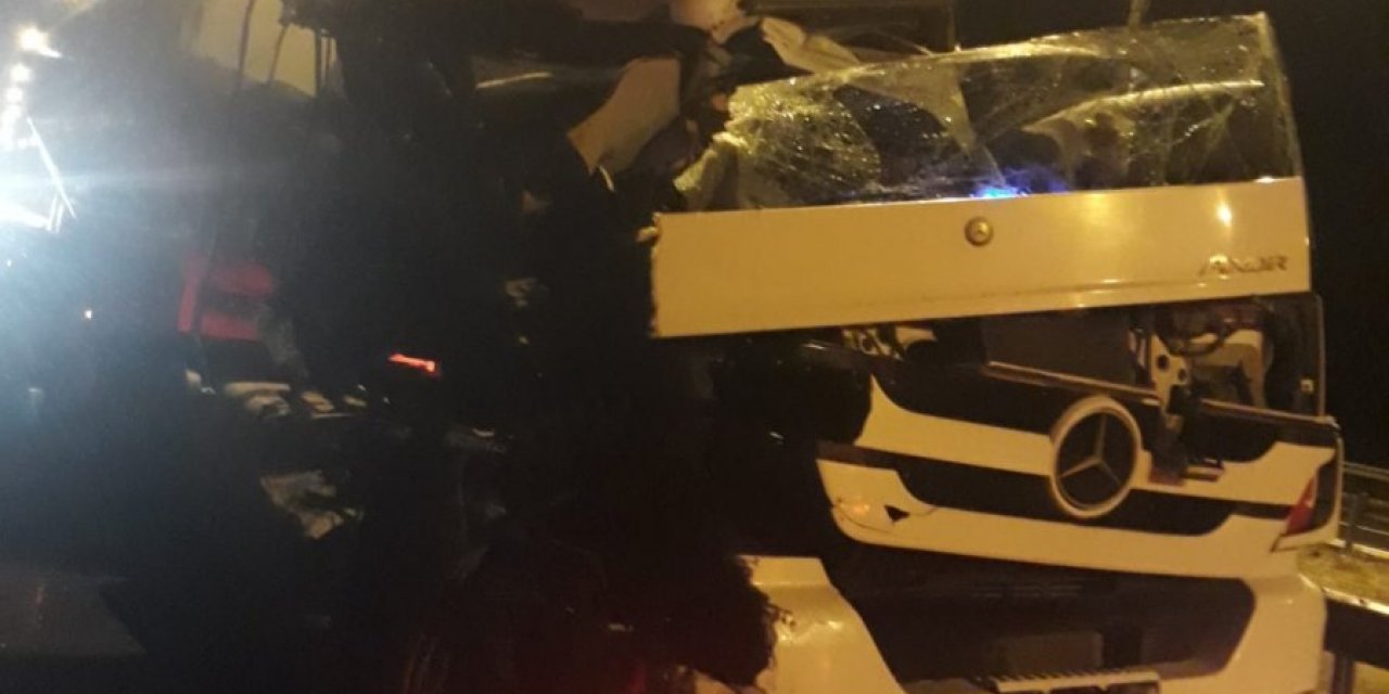 Mersin TEM Otoyolu'nda zincirleme kaza: 13 yaralı