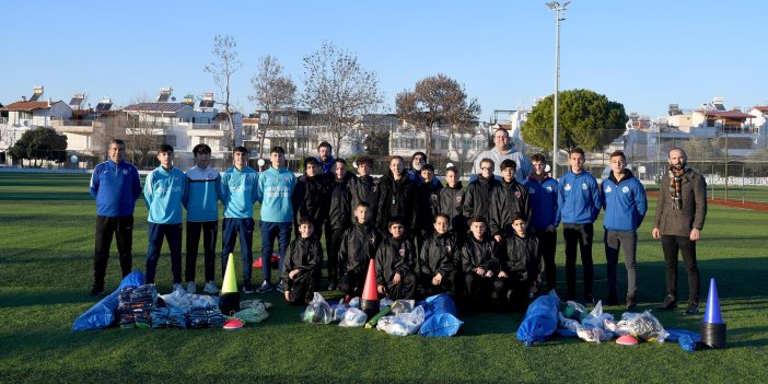 Kuşadası Belediyesi'nden Geleceğin Yıldız Adaylarına Malzeme Desteği