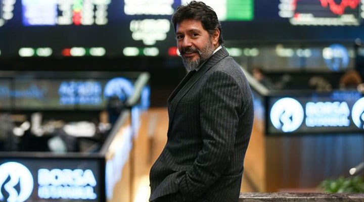 Hakan Atilla, kitabında “uçkur veya servet düşkünü tiplerin” önemli mevkilerde olduğunu yazdı