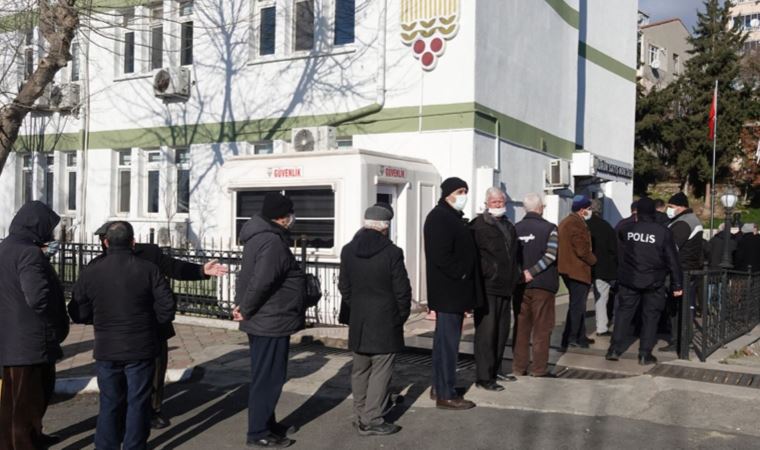 Yağ kuyruğunda bekleyen yurttaşlar tepki gösterdi: 'Bizi bu hale getirenler utansın'